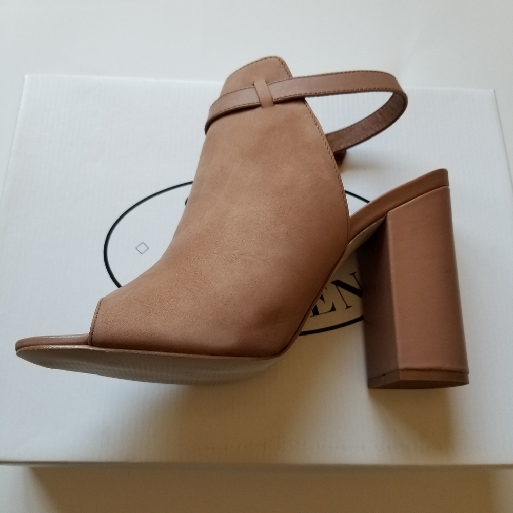 Steve Madden Carnabi heel. Nude Nubuck. - Picture 5 of 7